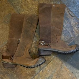 Gently used sorel boots womens size 10